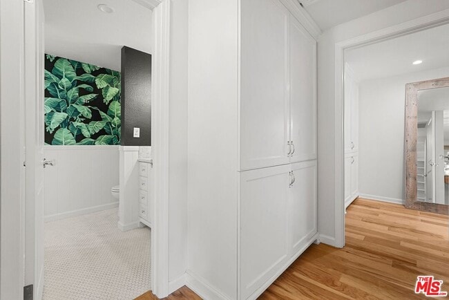 Building Photo - 10671 Holman Ave