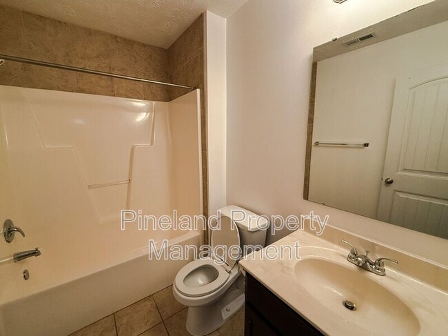 Building Photo - 153 Newport Ct