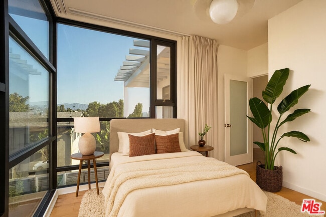 Building Photo - 2287 Glendale Blvd