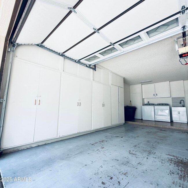 Building Photo - 17606 N 105th Ave