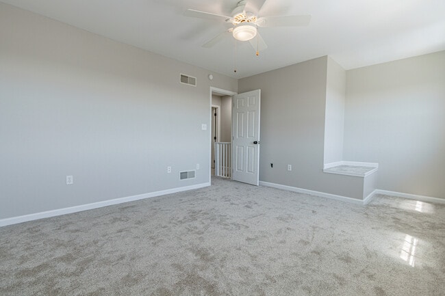 Building Photo - 2256 North Point Dr