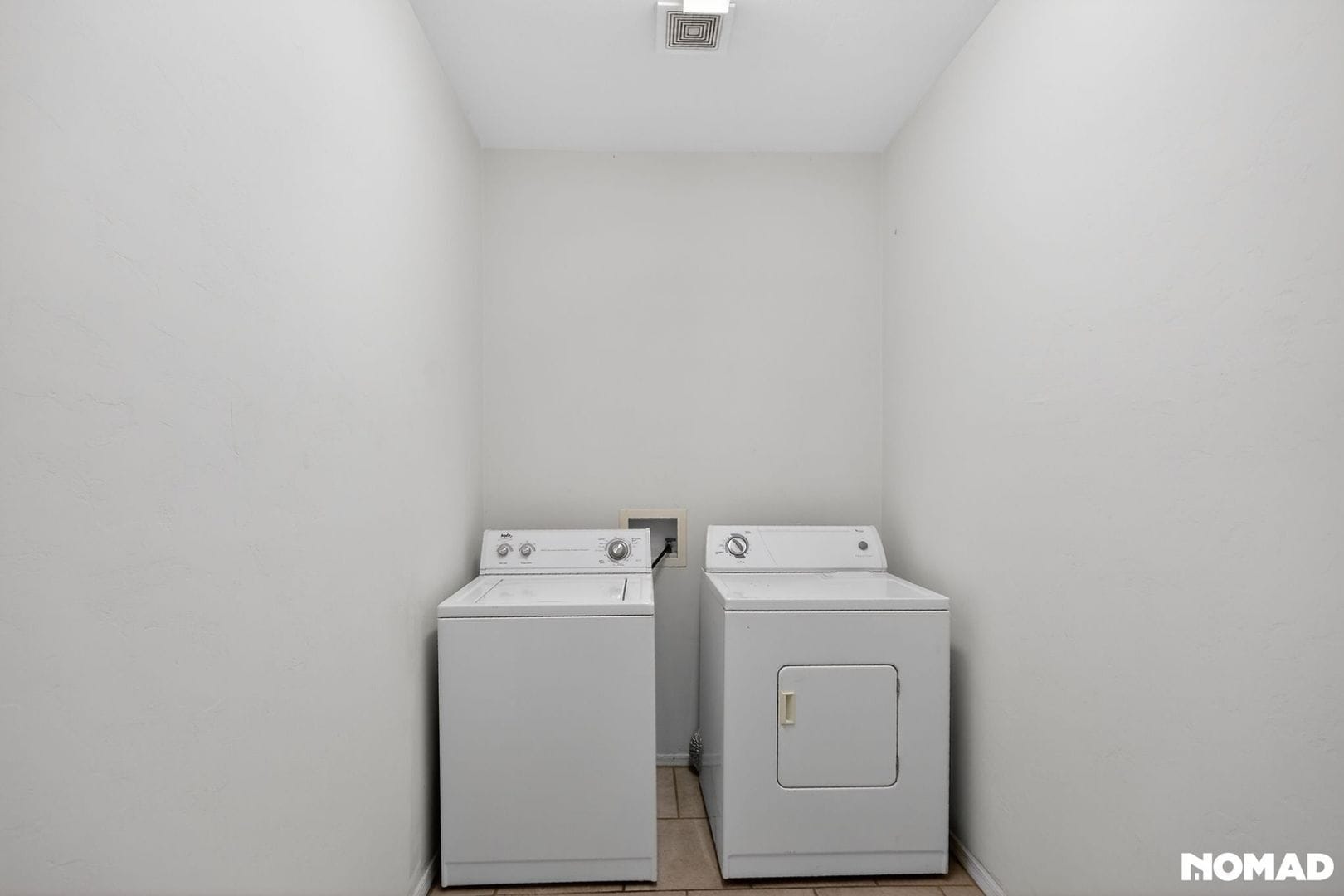 Building Photo - 3610 Cam Del Rancho