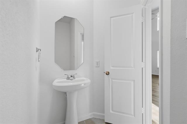 Building Photo - 2408 Lundy Cyn St