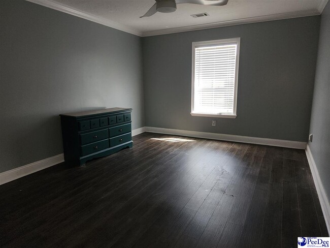 Building Photo - 418 Londonberry Dr