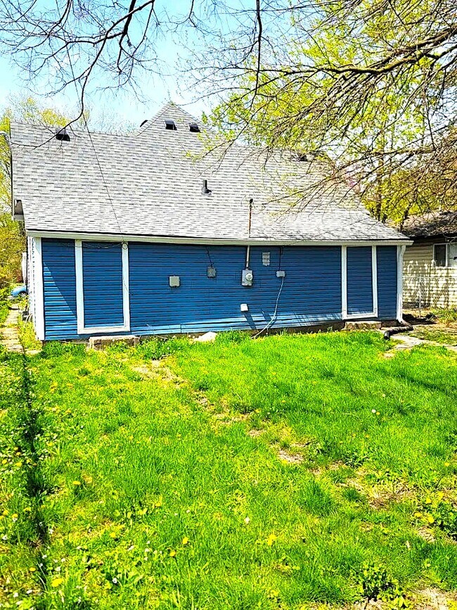 Building Photo - 1607 Draper St