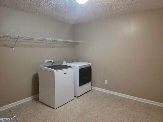 Building Photo - 426 Walthour Dr