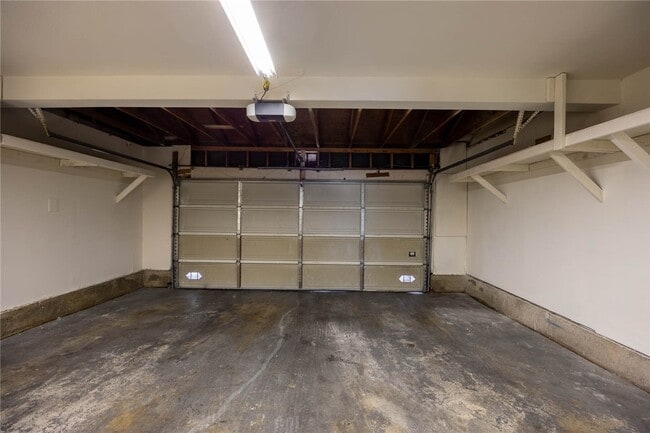 Building Photo - 2321 S Magnolia Ave