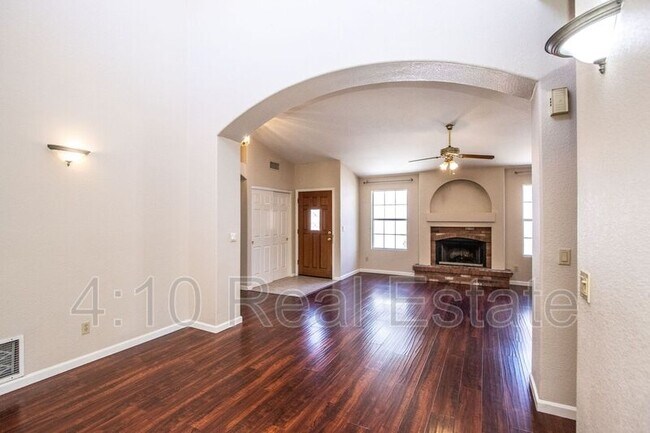 Building Photo - 16221 S 34th Way