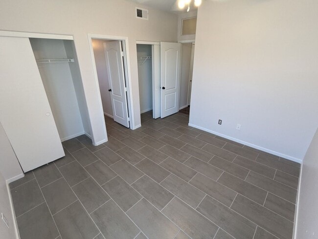 Building Photo - 9901 Trailwood Dr