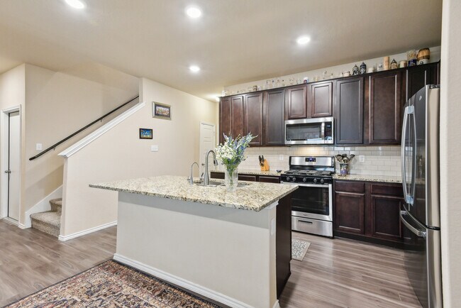 Building Photo - 513 Chelson Hunt