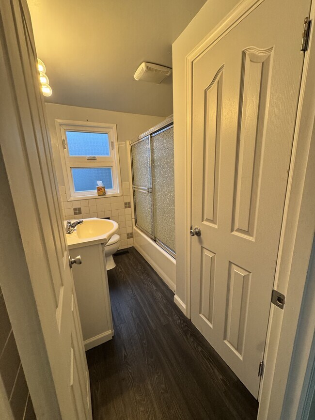 Building Photo - 912 SW 118th St