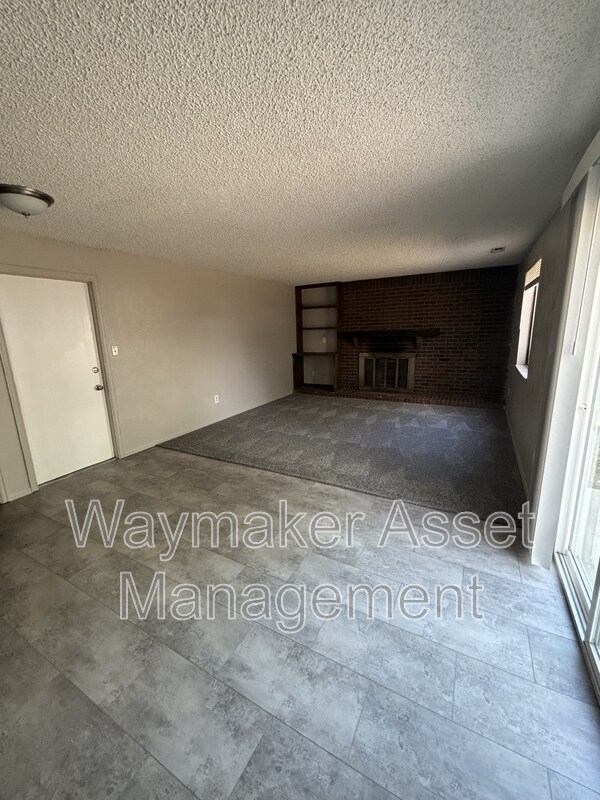 Building Photo - 6625 Snowbird Dr
