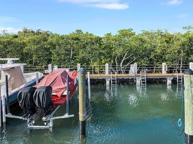 Building Photo - 98202 Windward Ave