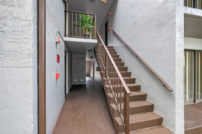 Building Photo - 7421 SW 152nd Ave
