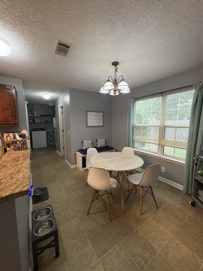 Building Photo - 106 Porter Way