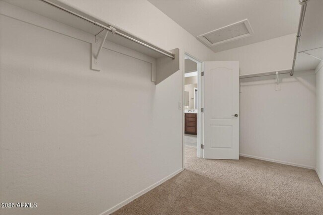 Building Photo - 2246 E Fraktur Rd