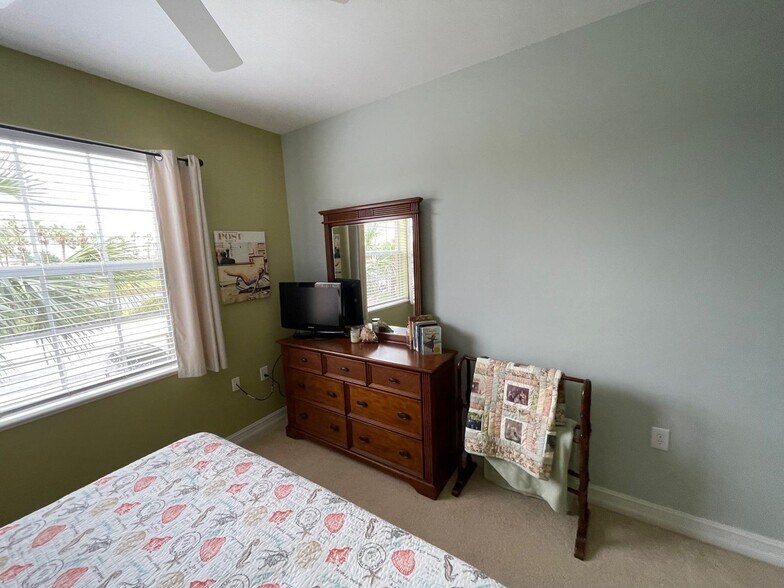 Building Photo - 10550 Amiata Way