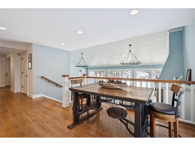 Building Photo - 5 Cooper Ave