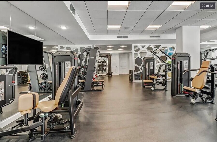 Building Photo - 1111 Central Ave