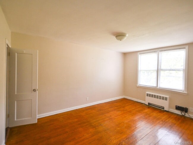 Building Photo - 84-26 Little Neck Pkwy