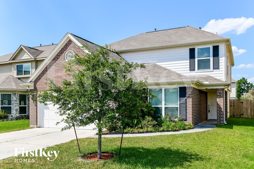Building Photo - 9909 Hyacinth Way