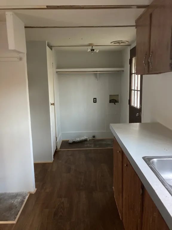 Building Photo - 3 Bedroom 2 Bathroom