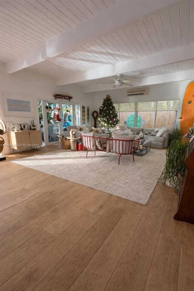 Building Photo - 240 Greenwood Dr