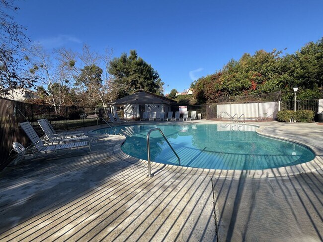 Building Photo - 3070 Corte Trabuco