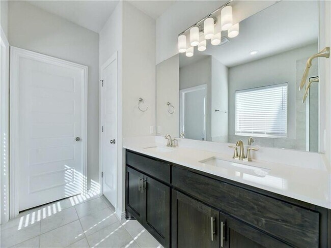 Building Photo - 8816 Sikes Way