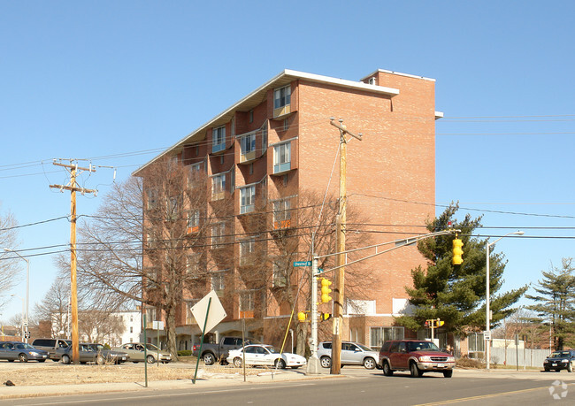 Building - Thomas B. O'Malley Apartments