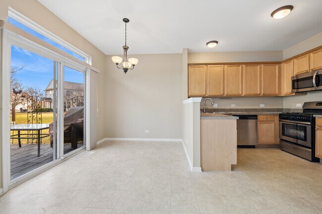 Building Photo - 2326 Sunshine Ln