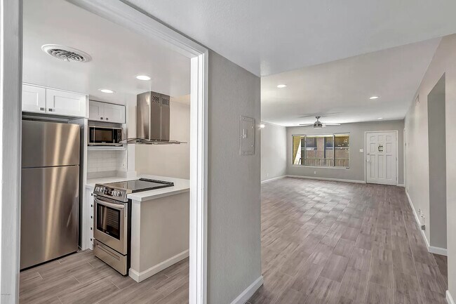 Building Photo - 4701 N 68th St