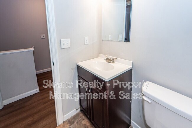 Building Photo - 296 Fleming Rd