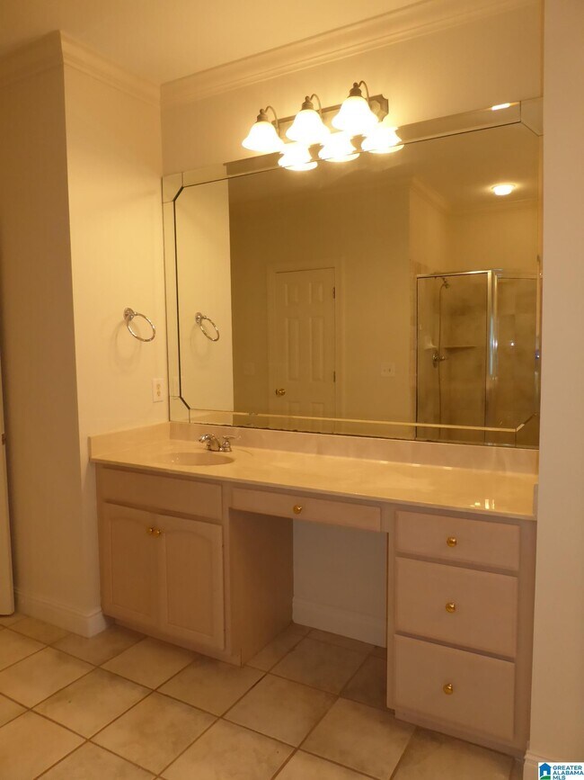 Building Photo - 1040 Cole Cir