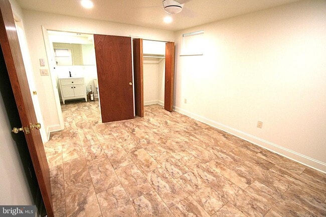 Building Photo - 10104 Towhee Ave