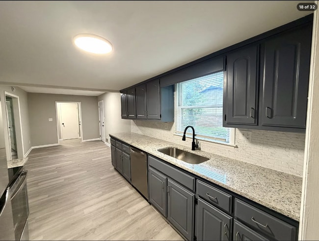 Building Photo - AVAILABLE NOW – FAIRBURN, GA 4 Bedrooms + Flexible Main-Level Living Space | Full Bathroom on Mai...