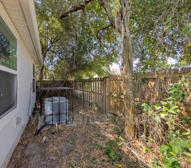 Building Photo - 1016 Spearing St