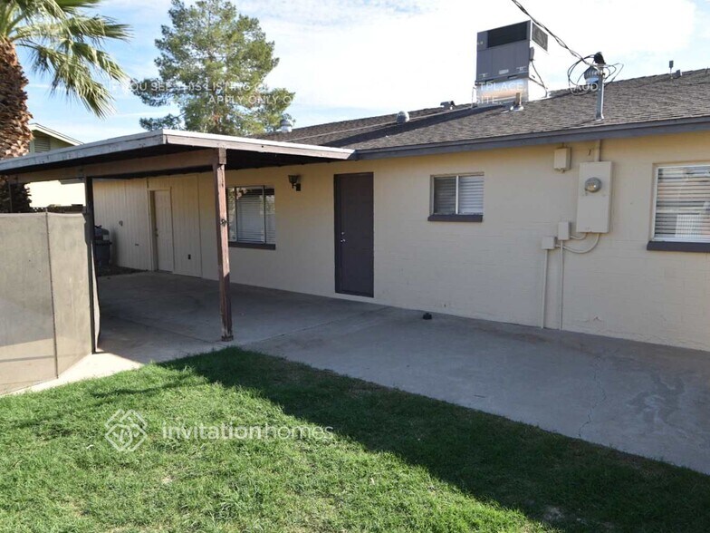 Building Photo - 4142 W Royal Palm Rd