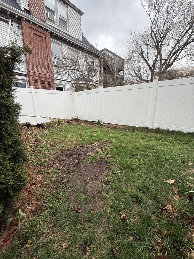 Building Photo - 5 Kensington Park