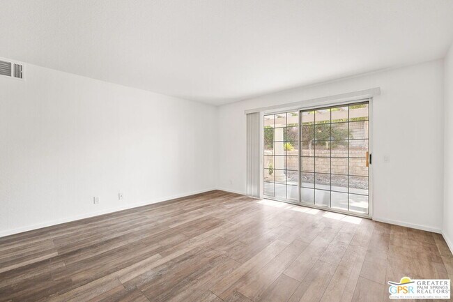 Building Photo - 505 S Farrell Dr