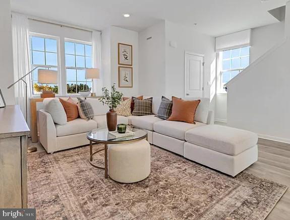 Building Photo - 8328 Alexander Ct