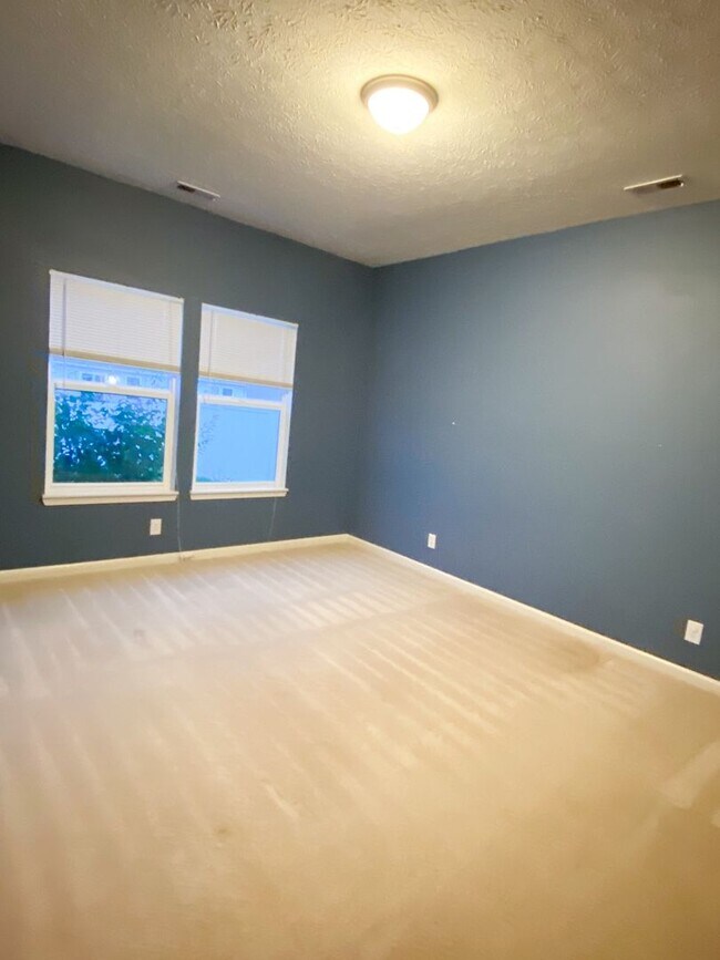 Building Photo - 3 Bedroom Home In Lindberg Village