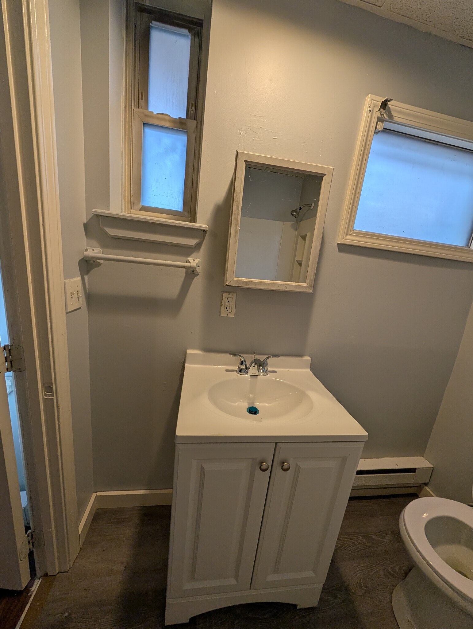 Building Photo - 56 Elm St