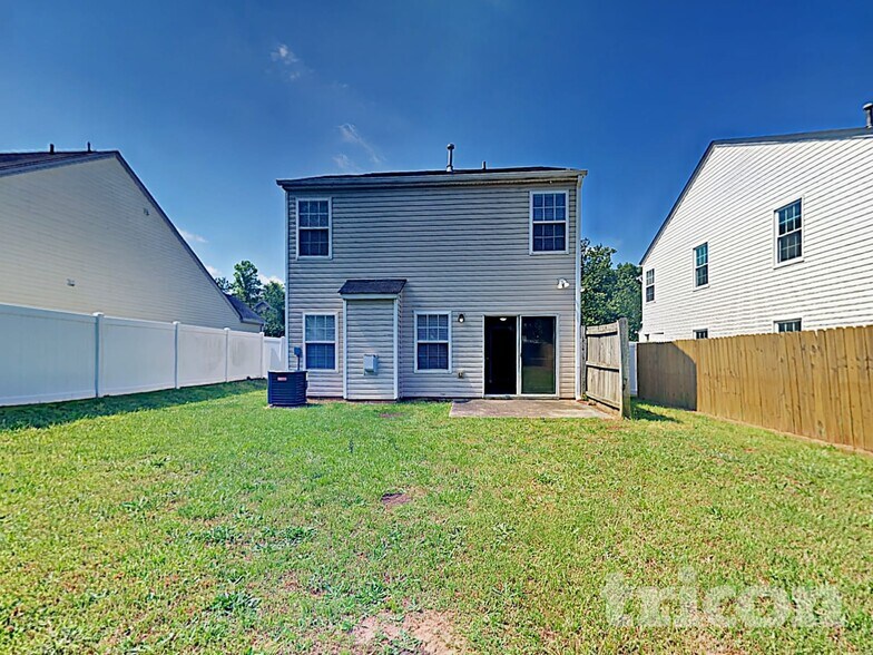 Building Photo - 202 Silver Ridge Dr