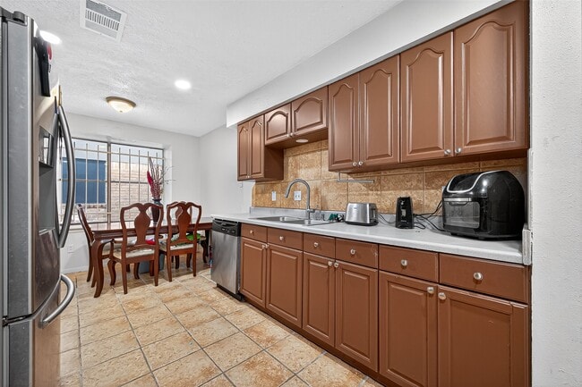 Building Photo - 2606 Owens Cross Dr