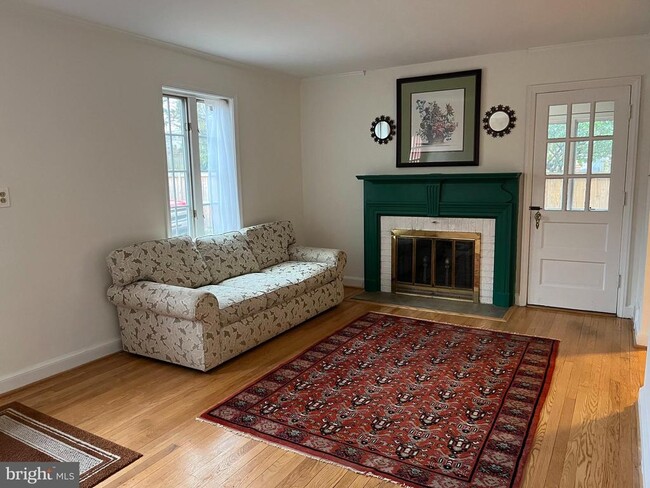 Building Photo - 8904 Grant St