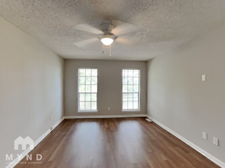Building Photo - 629 Bennett Dr