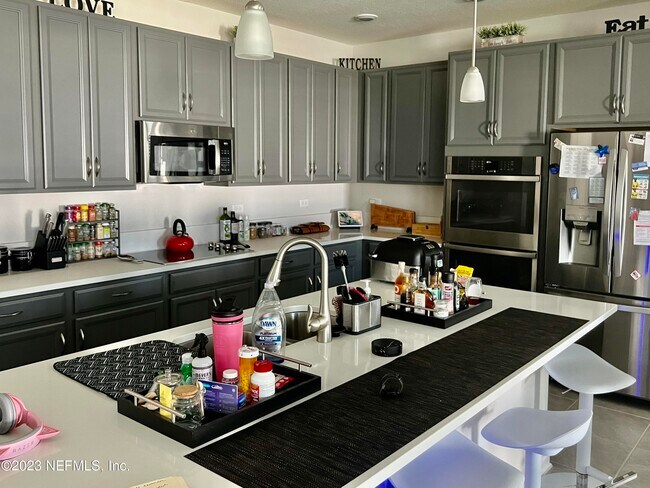 Building Photo - 5627 Hampton Creek Rd