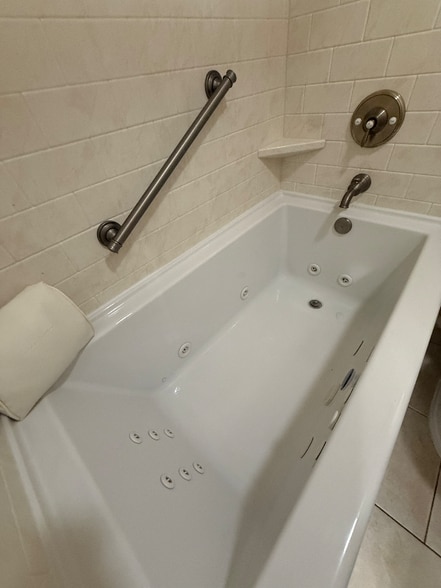 Building Photo - 13903 A Bardmoor Pl