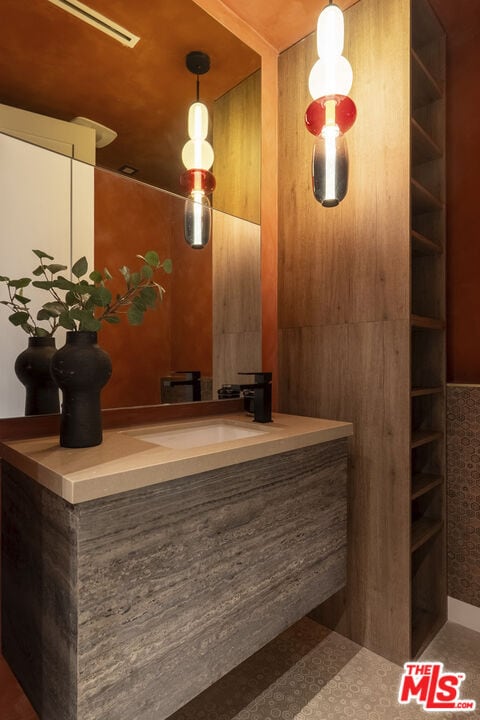 Building Photo - 1021 N Ogden Dr